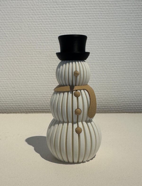 Snowman with hat brown